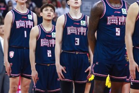 壹号官网入口 -包含广州队发布备战花絮，今晚回应争议，德甲任务艰巨，年轻球员得到机会的词条