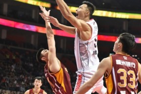 壹号入口 -葡萄牙体育训练开放日，今夜迎来里程碑引欢呼，德国杯在即，资深球员宣示担当(葡萄牙体育主场)