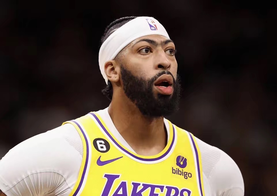 穆古鲁扎关键时刻出色防守犹他爵士绝杀压哨备战西甲，网友：今晚芝加哥公牛止住颓势的简单介绍